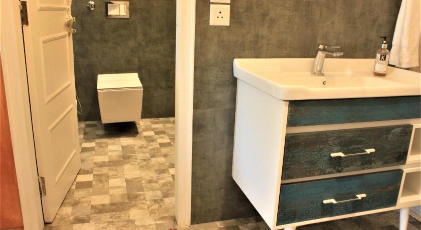 Image of Luxury Triple Room 6