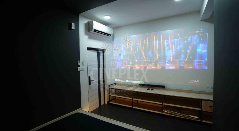 Hotel Cineplex - image 10