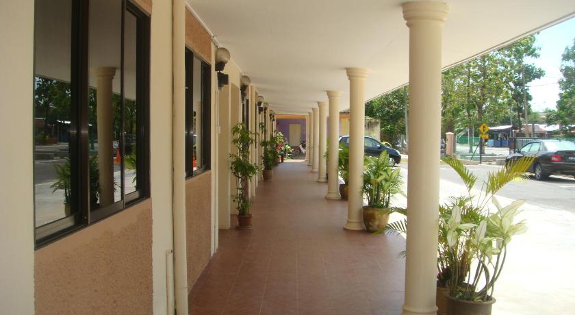 Putra Putri Lodge photo