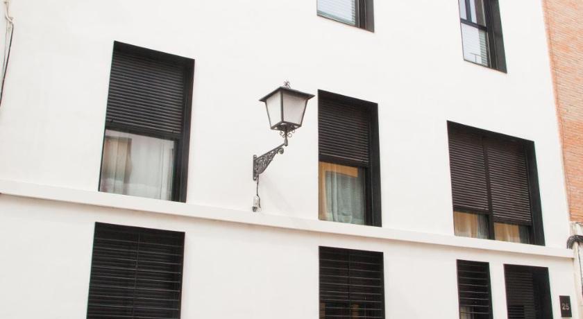 Sevilla GoToSeville Faustino Flats 4-Star Guesthouse exterior