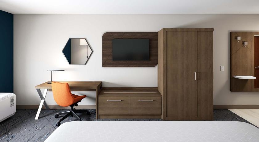 Holiday Inn Express & Suites Des Moines Ankeny photo