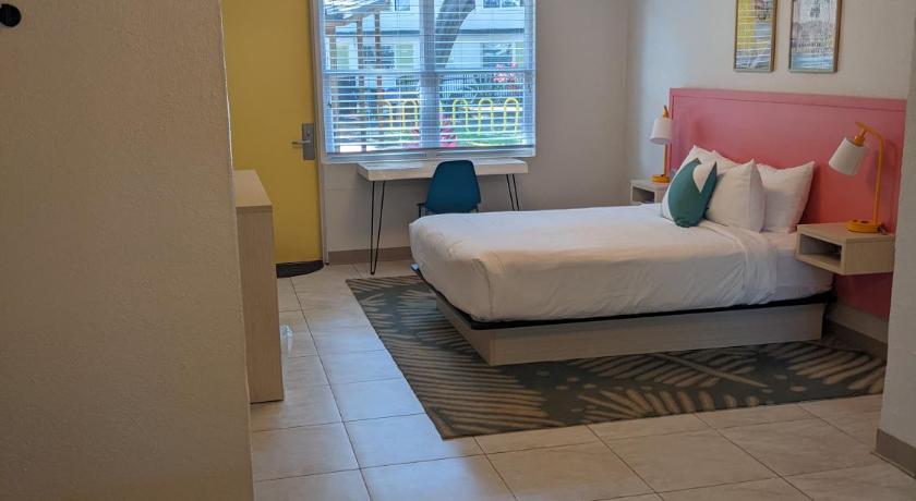 St. Simons Island (GA) Queen's Court Inn 2-Star Accommodation view