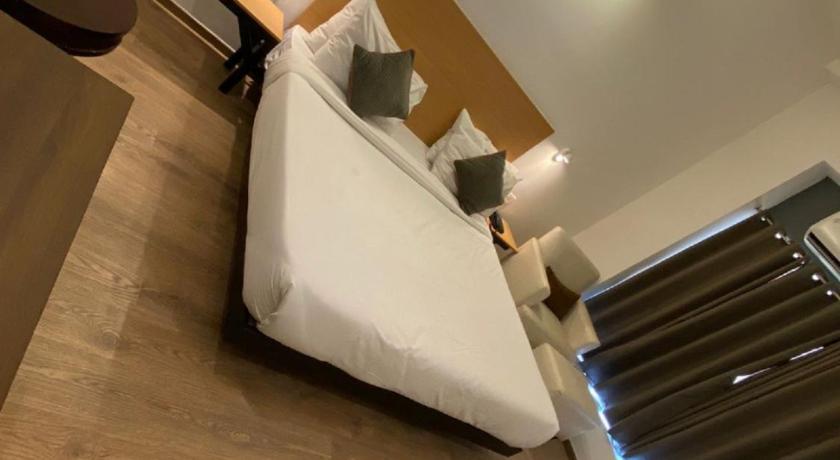 Hotel Bizzotel photo