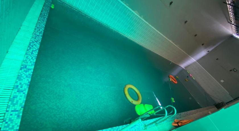 Hotel Bizzotel photo