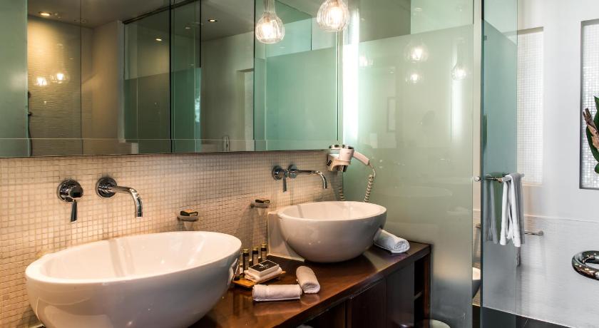 Image of Premium Room, 2 Queen Size Beds, City and Ocean View 2