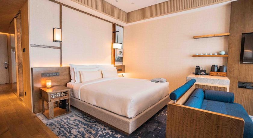 Image of Business King Room 3