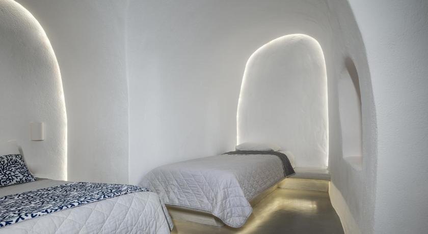 Image of La Perla Villa with Outdoor Hot Tub and Caldera View 14