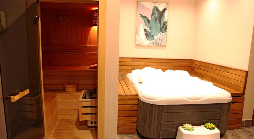 Ramada by Wyndham Istanbul Alibeykoy - image 2