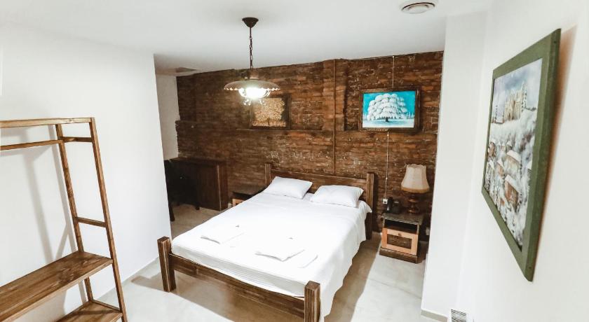 Hotel Verdzi photo