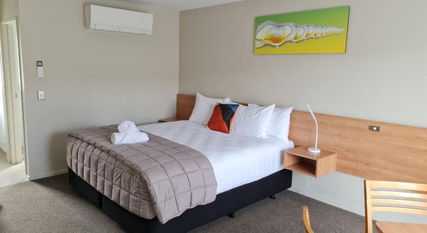 Image of Standard King Room 1