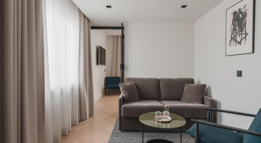 Image of Deluxe Queen Room 4