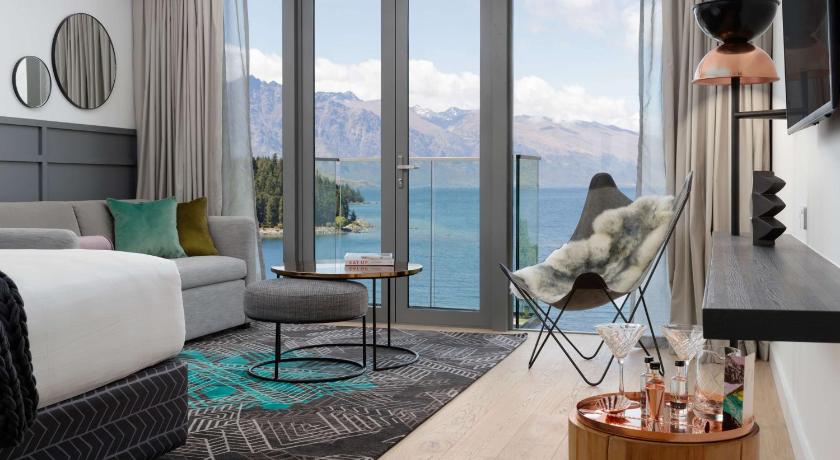 QT Queenstown photo
