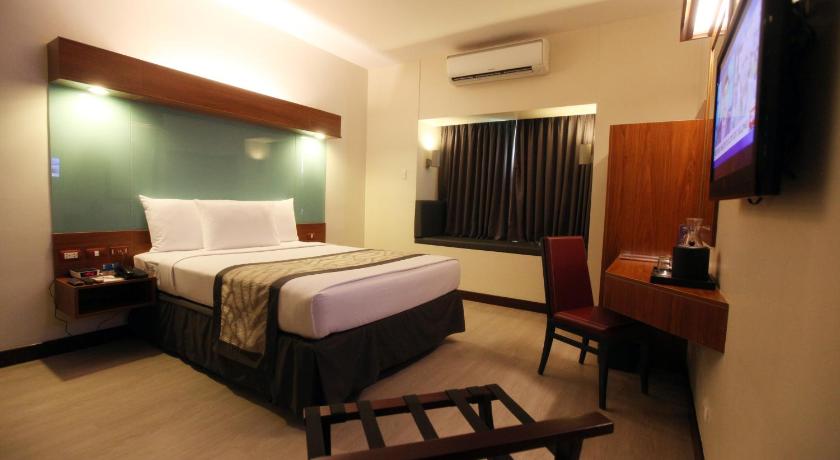 Image of 1 Queen Bed, Accessible Room, Non-Smoking 3
