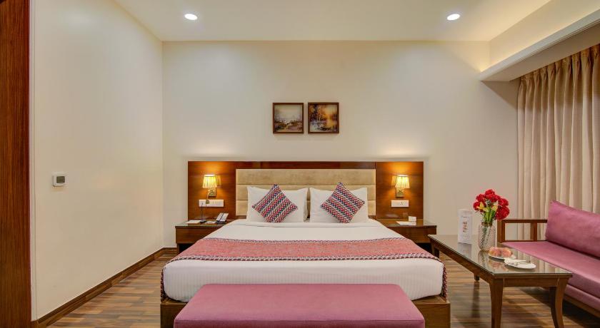Image of Superior Family Room 3