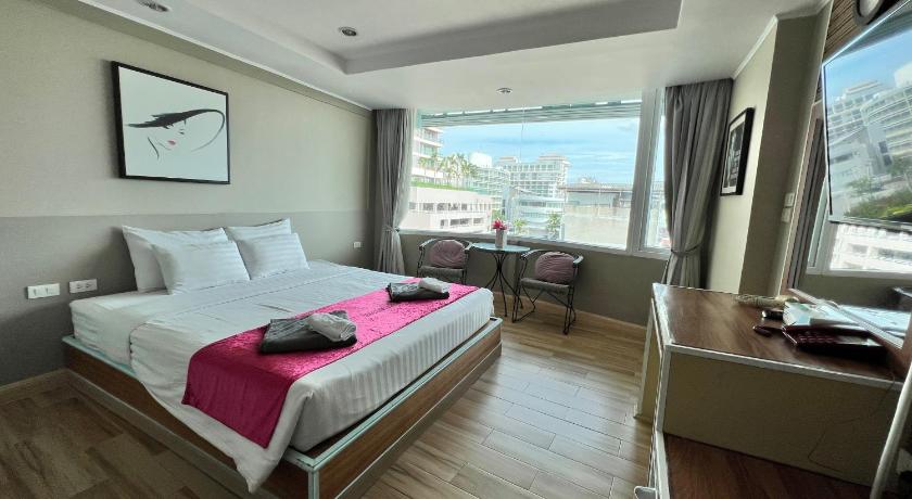 Image of Deluxe Double Room 4