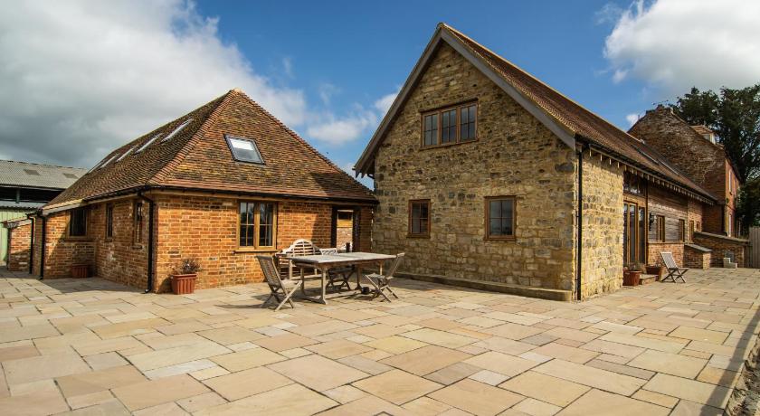 Parkfields Barns Self Catering Accommodation — Hotel in Buckingham
