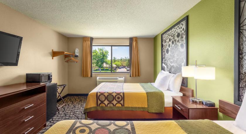 Super 8 By Wyndham Ankeny/Des Moines Area photo