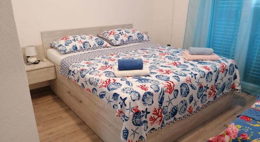 Apartmani Vesa — Hotel in Primosten