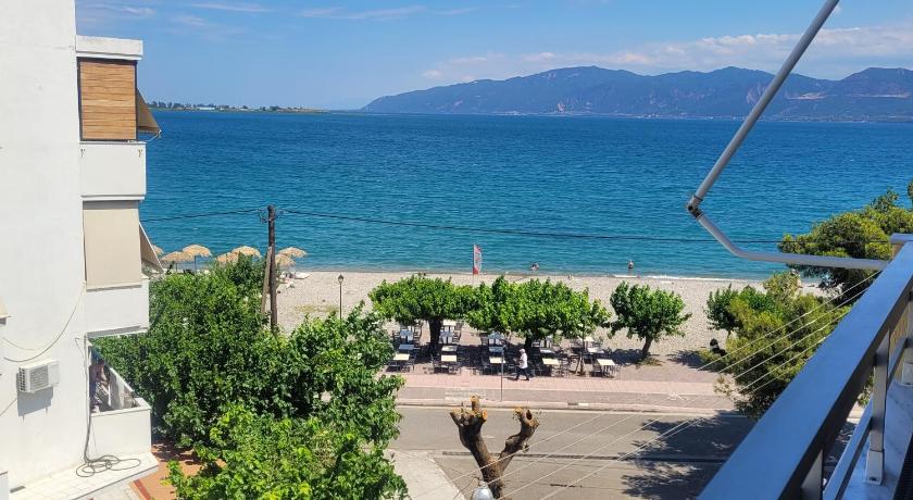 SOFICOS Sea View Apartment — Hotel in Nafpaktos
