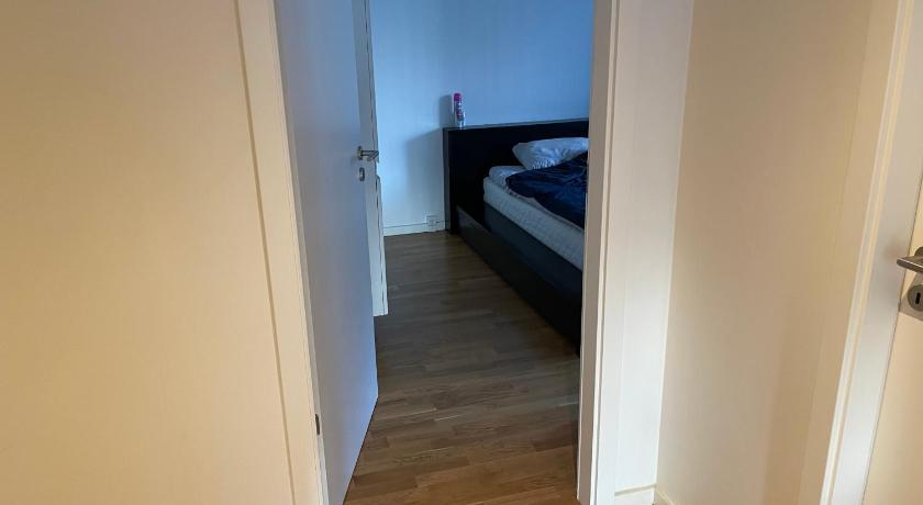 Big Room In SHARED APARTMENT With King Size Bed photo