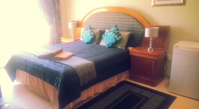 Image of Double Room with Private External Bathroom 1