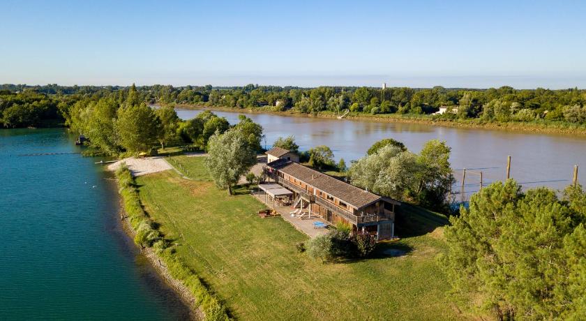 La Maison au Bord de l'Eau, a low-cost vacation home