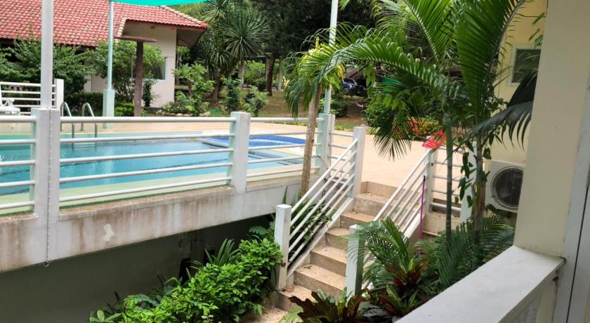 Image of Family River View 3