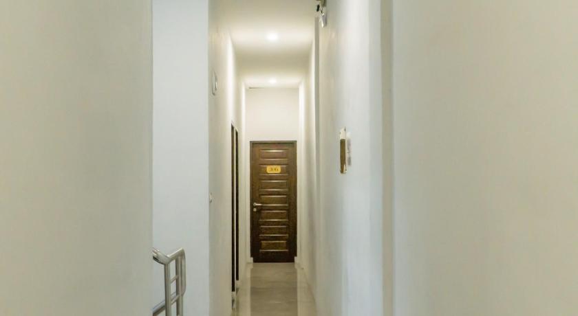 RedDoorz @ Jalan Wahidin Medan photo