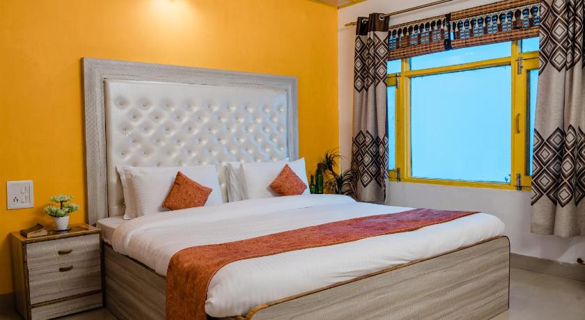SUN 2BHK by Wabi Sabi Stays Steep Uphill walk 5 Mins — Hotel in Mussoorie