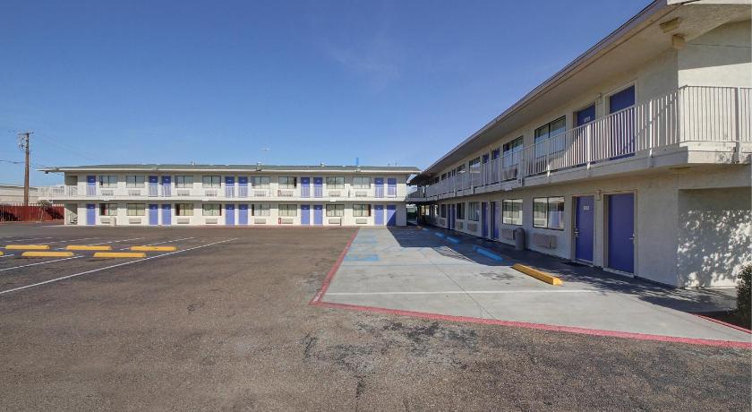 Motel 6-Laredo, TX - South