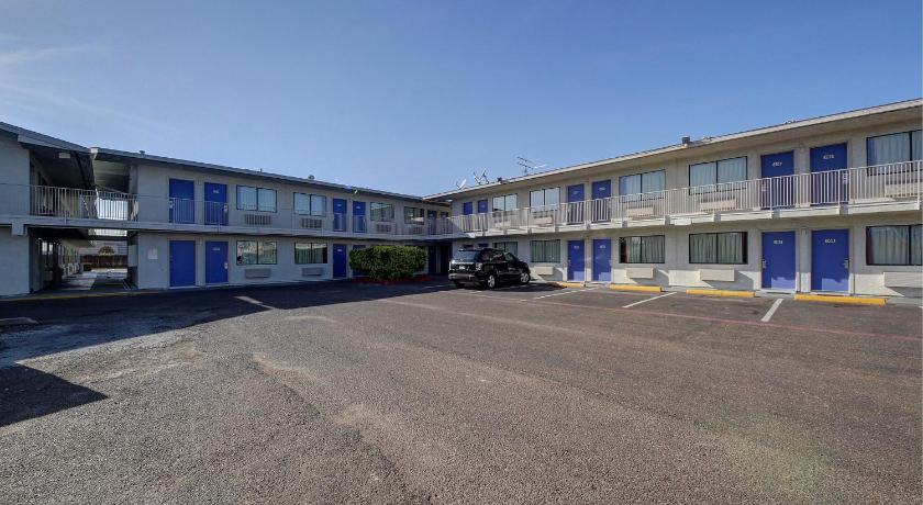 Motel 6-Laredo, TX - South