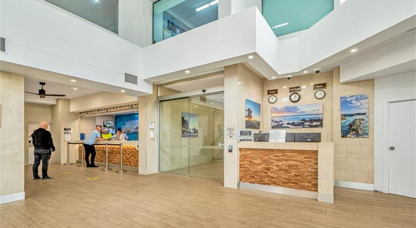 Beachside Apartment in the Heart of Surfers Paradise - B2 photo