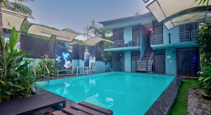 Hangover Resort Goa photo