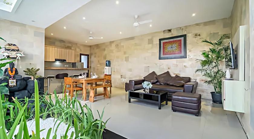 Villa Astarta , Canggu, 5 mins to Berawa beach Newly Renovated photo