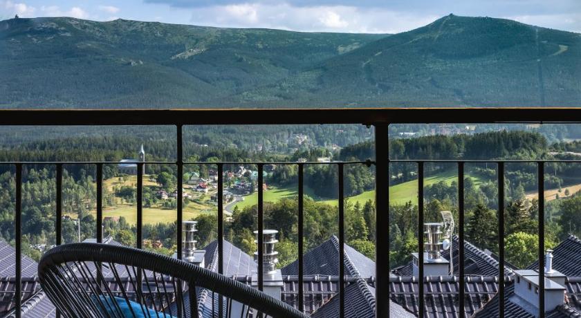 Słoneczny apartament z widokiem na góry