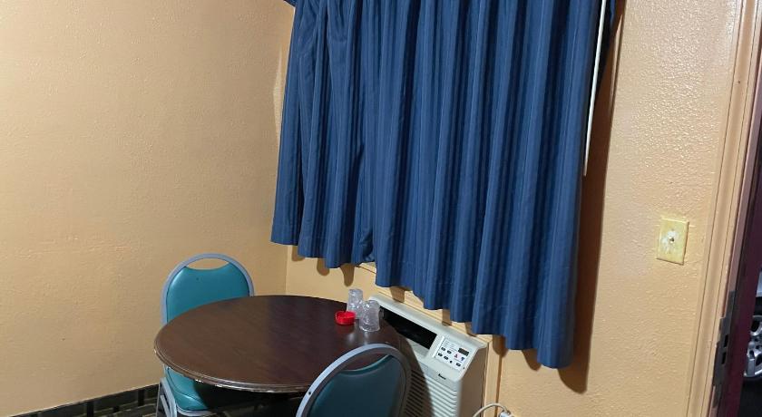 디트로이트 (MI) Deluxe Inn Motel 숙소 외관