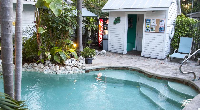 Courtney's Place Historic Cottages & Inns photo