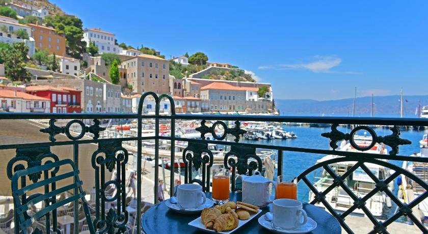 Hotel Sophia — Hotel in Idra