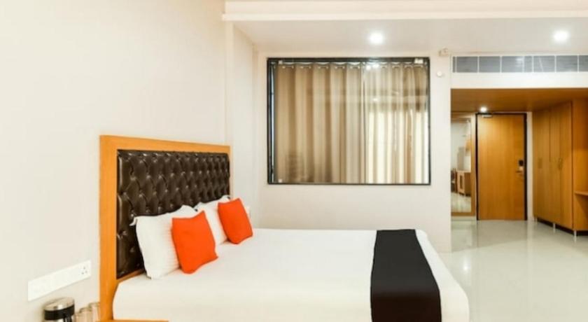 Hotel Royal Akshayam photo