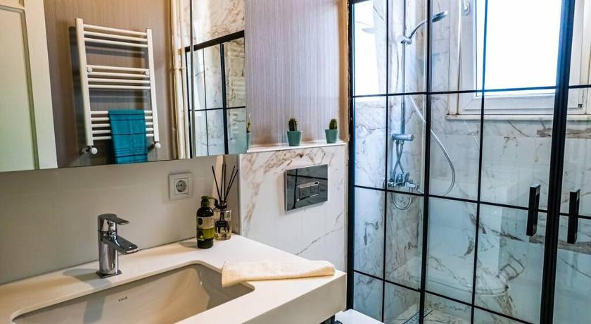 Luxury Art Deco Charm Newly Renovated in Nisantasi photo
