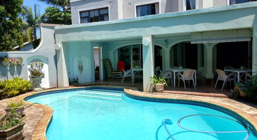 Driftwood Suite, Villa Roc Guesthouse - No loadshedding photo