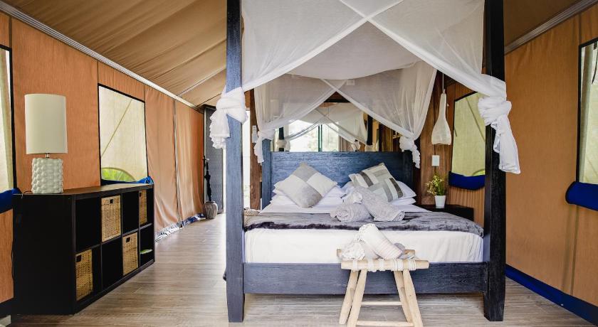 Image of Deluxe Double Room with Balcony and Sea View 0