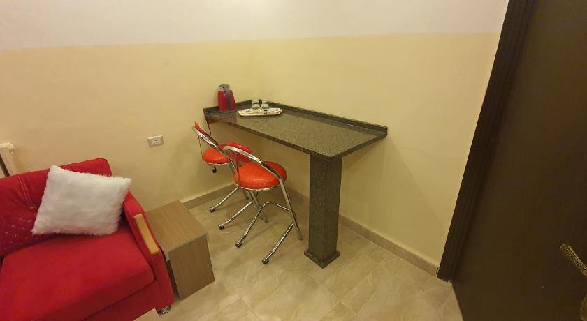 Aljazeera Hotel Apartments photo