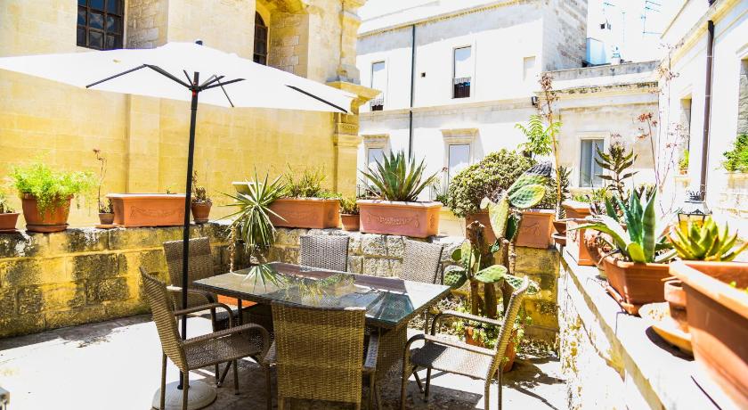 Image of Apartment with Terrace 4