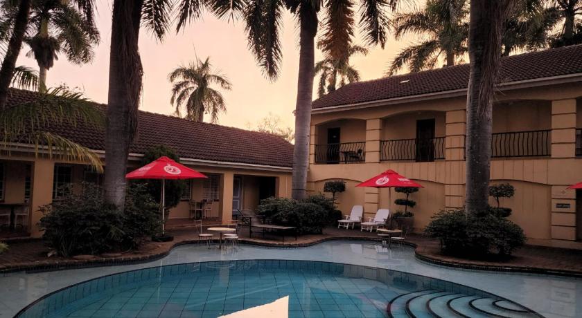 @ SILVER PALMS LODGE photo