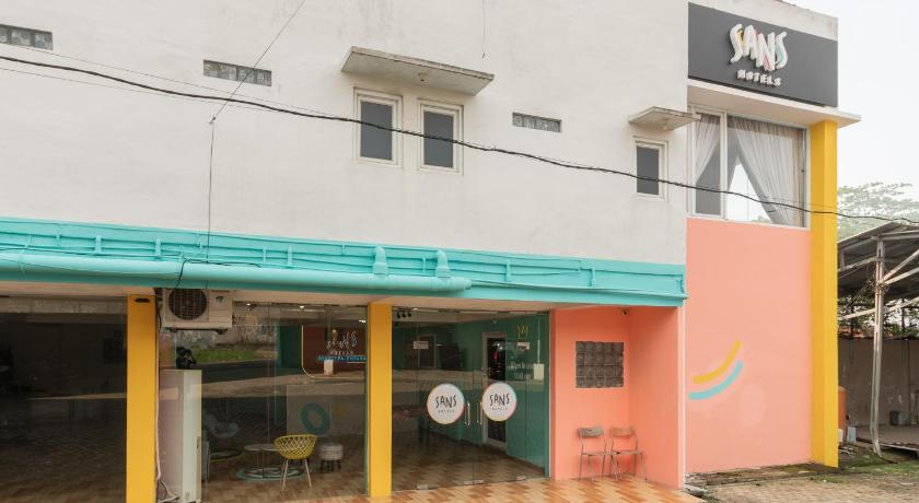 Sans Hotel Beauty Palembang – Palembang, GA