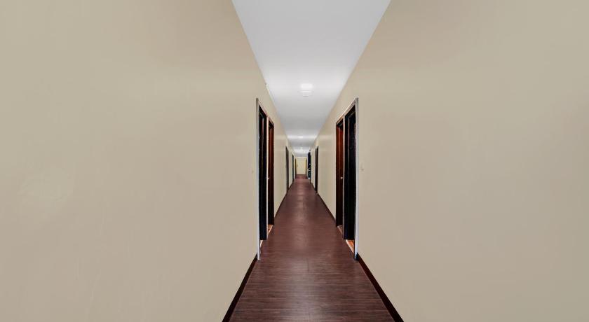 OYO 77954 Flagship Hotel Utsav Inn photo
