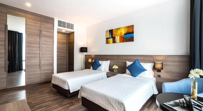 Image of Suite - 1 Double 1 Single, Nonsmoking, Two Bedrooms, City View 5