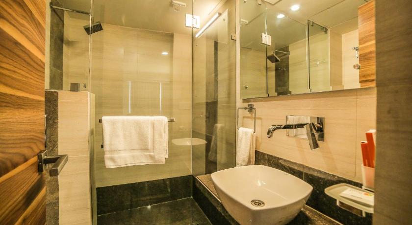 Hotel The Basil Park photo