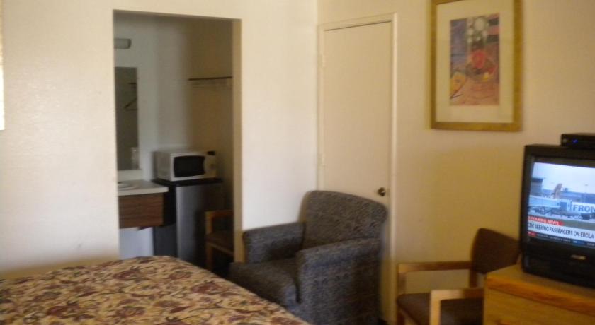 Best Economy Inn & Suites photo